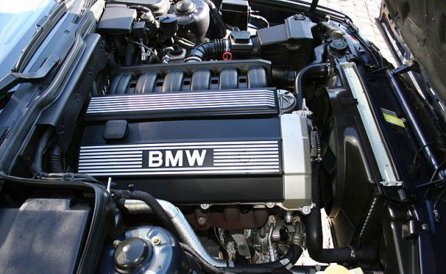 Осмотр двигателя BMW